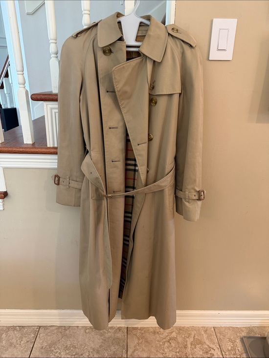 Burberry Jackets & Blazers - Burberry Vintage Classic Women’s Khaki Trench Coat with Belt
